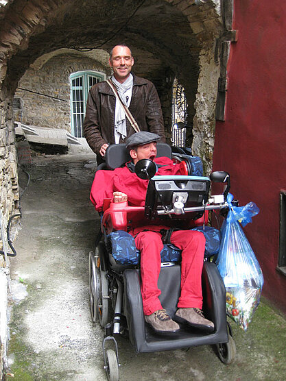 Hier seht ihr mich mit meinem neuen Hut - schick oder? - und bei meinem Urlaubsjob als Müllentsorger